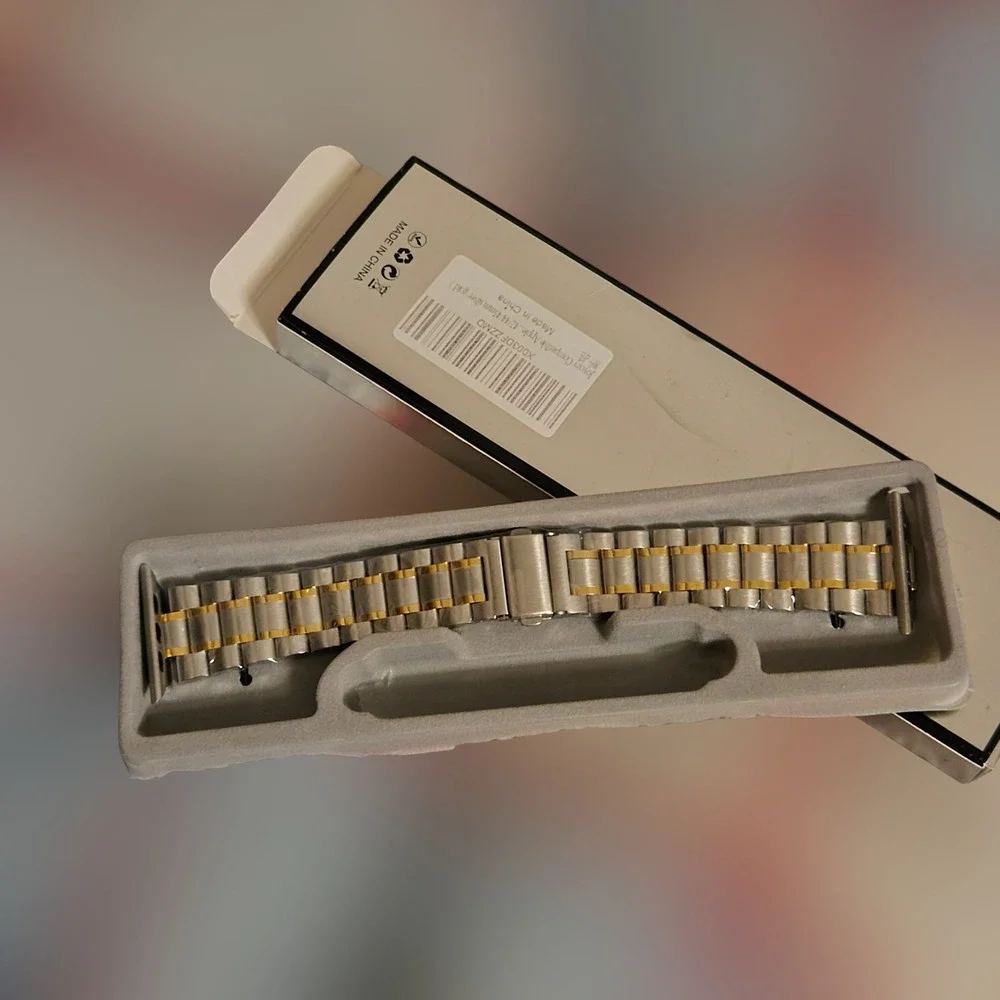 BNIB Apple Watch Band Stainless Steel Joyozy Watch Band 42 44 45mm Silver Gold